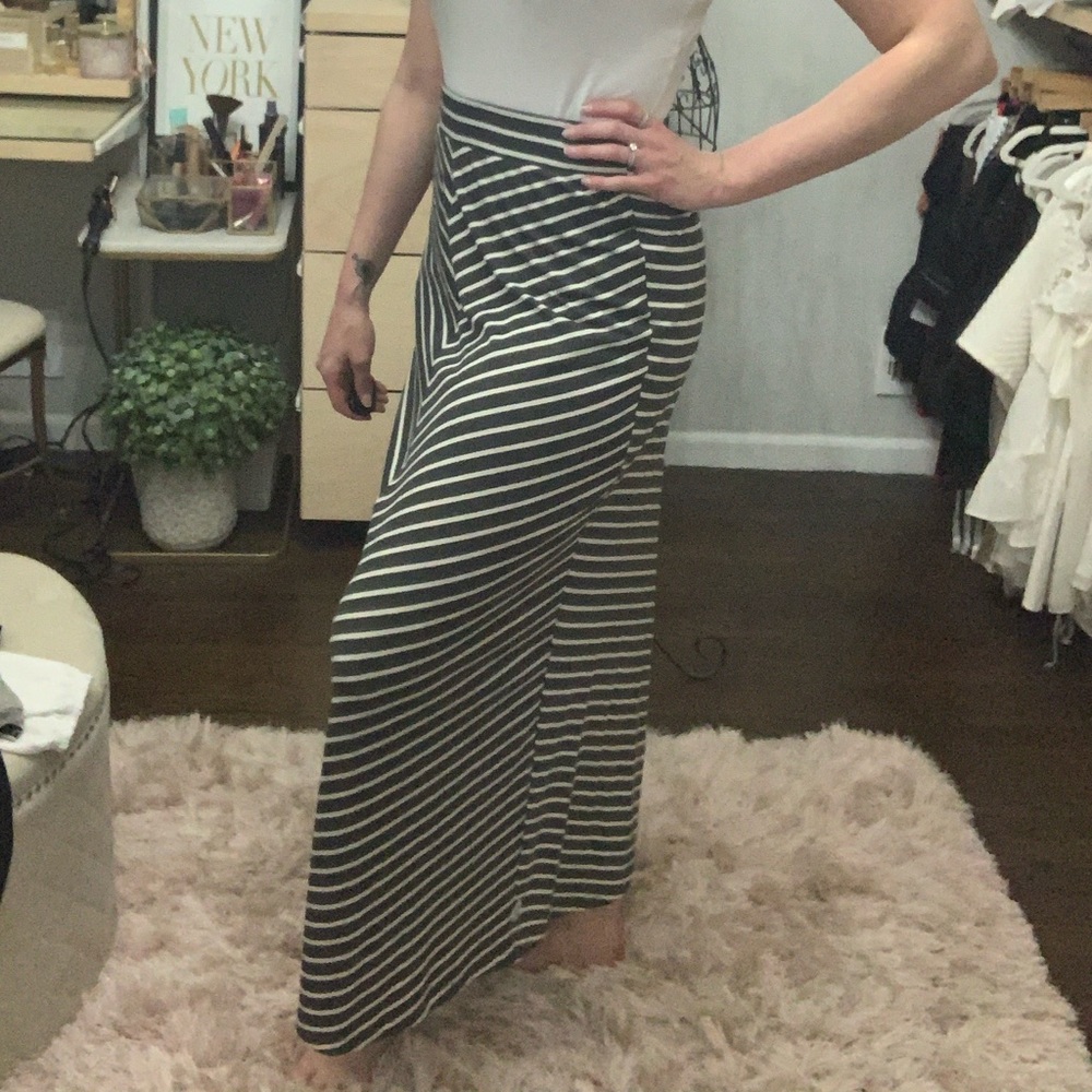 Madison & Berkeley Maci Skirt - Sz M